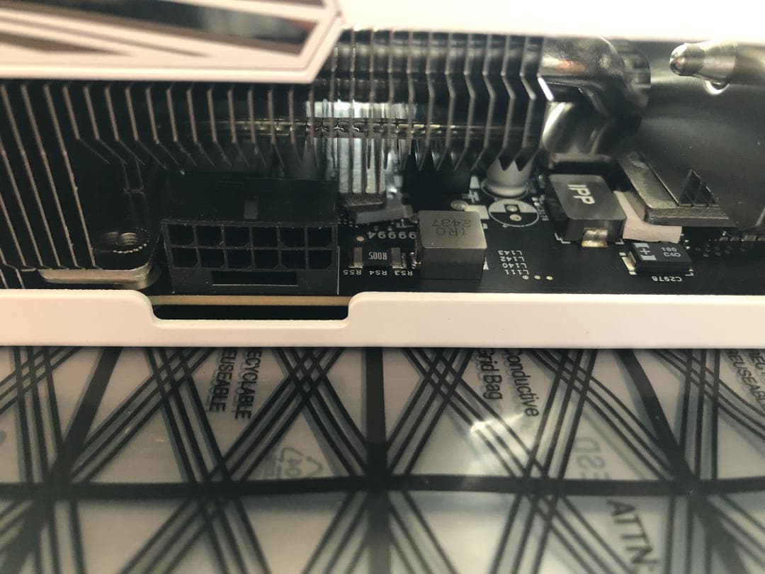 り*た様 【美品 動作確認済み】GeForce RTX 4070 Ti SUPE