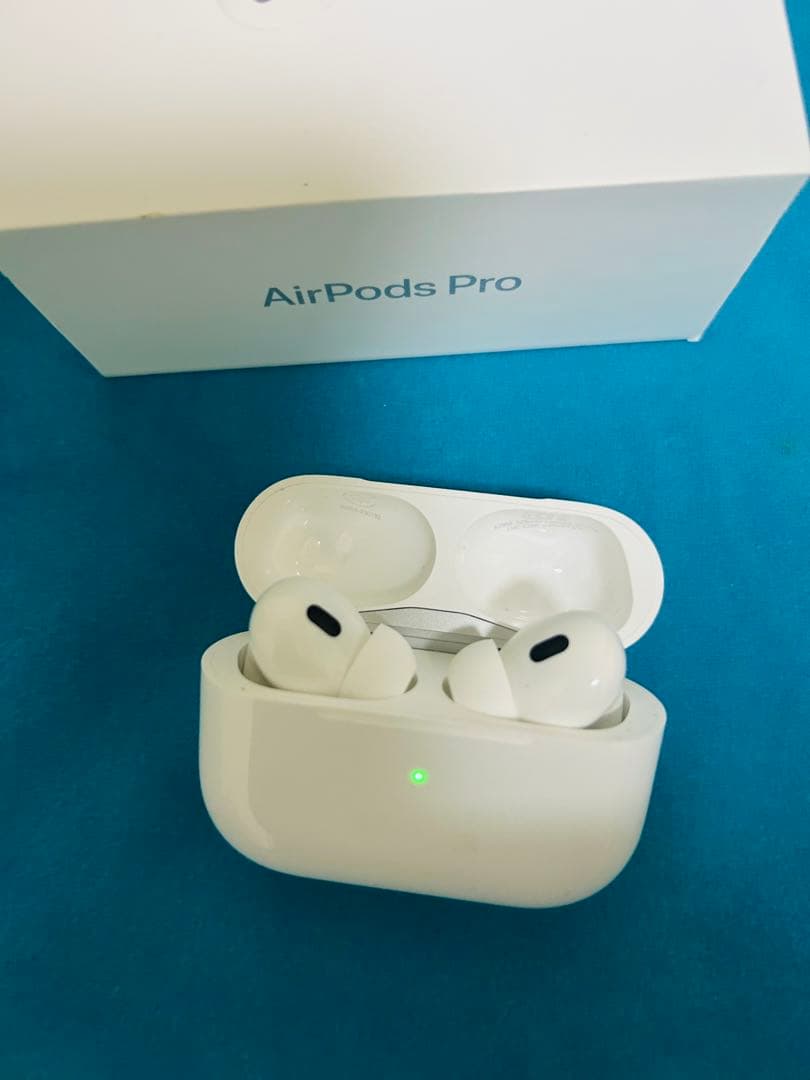 AirPods Pro 2本体 充電ケース付き➕オマケ2つ