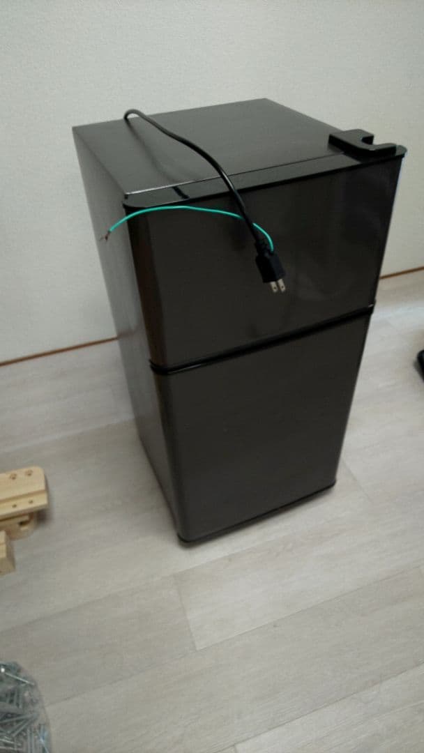 ブラック 2ドア冷蔵庫 冷凍室付き