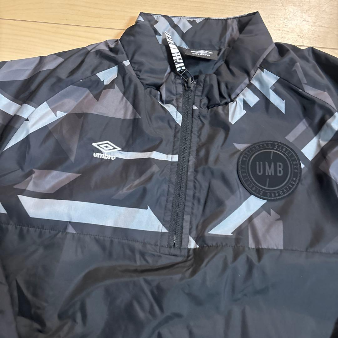 未使用　アンブロ ピステ 中綿入り 上下セット サッカーウェアー　160