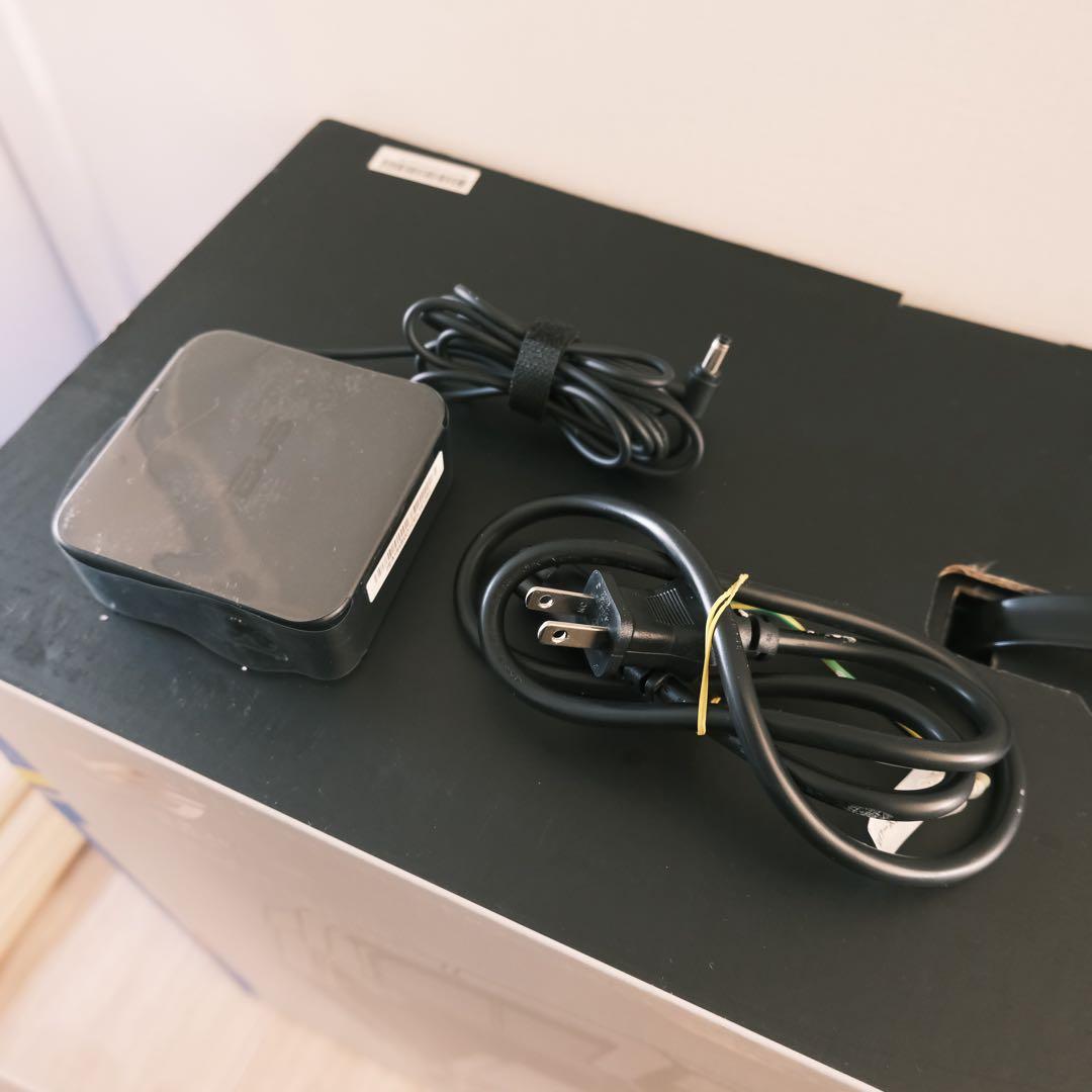 GUNDAM 27インチゲーミングモニター　ASUS