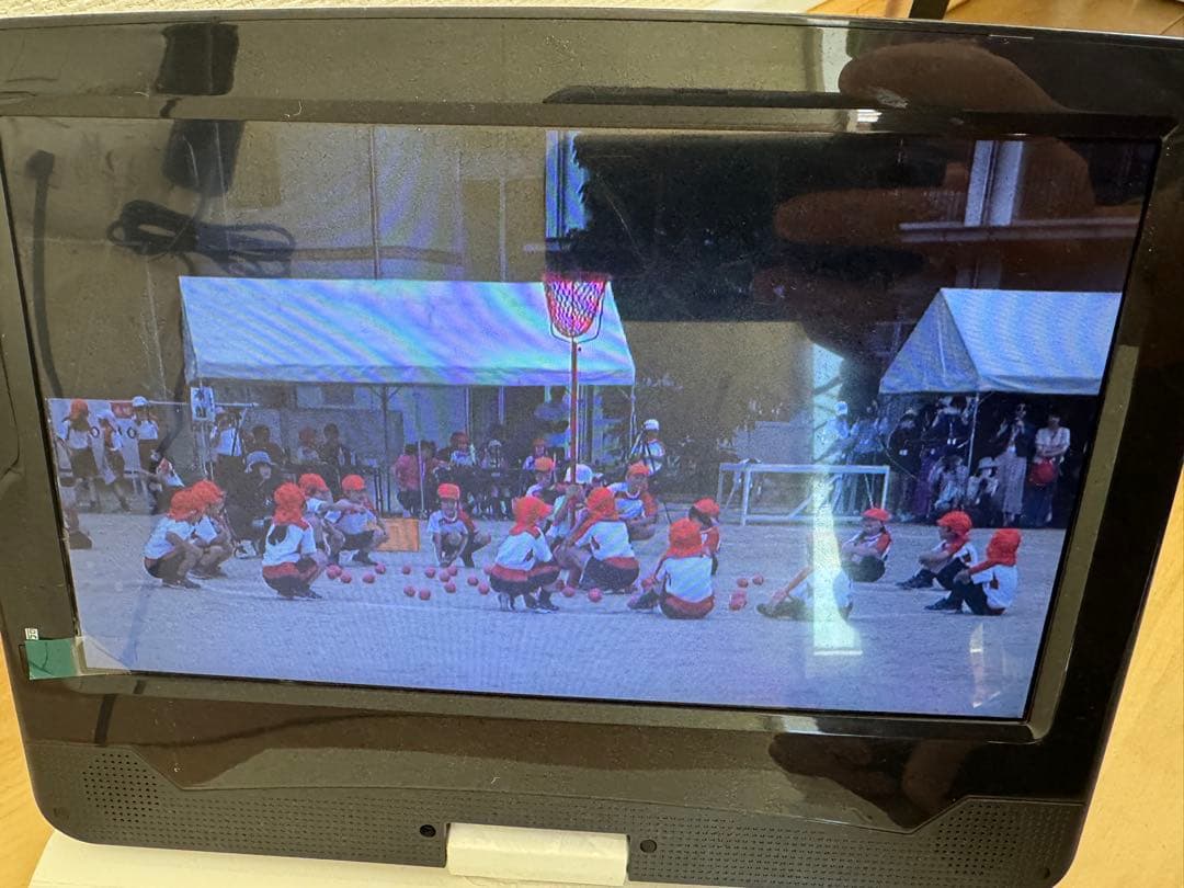 10インチ ポータブルブルーレイプレーヤー