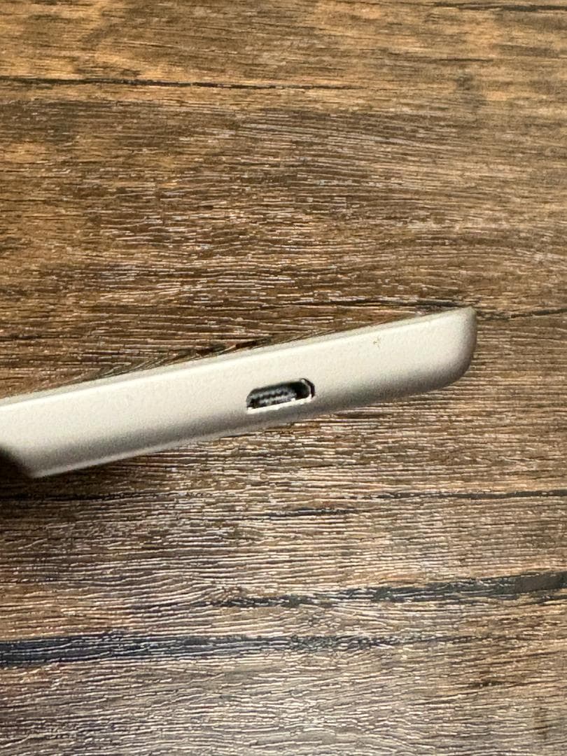 【美品】Amazon Kindle Oasis CW24Wi 32GB