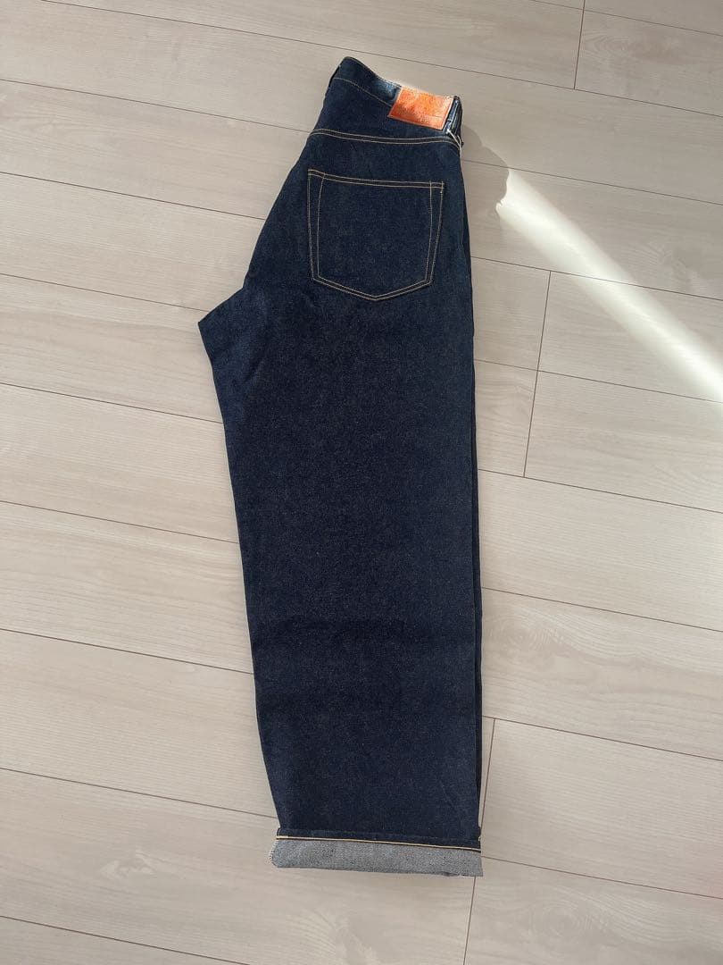 gold ワイドデニム