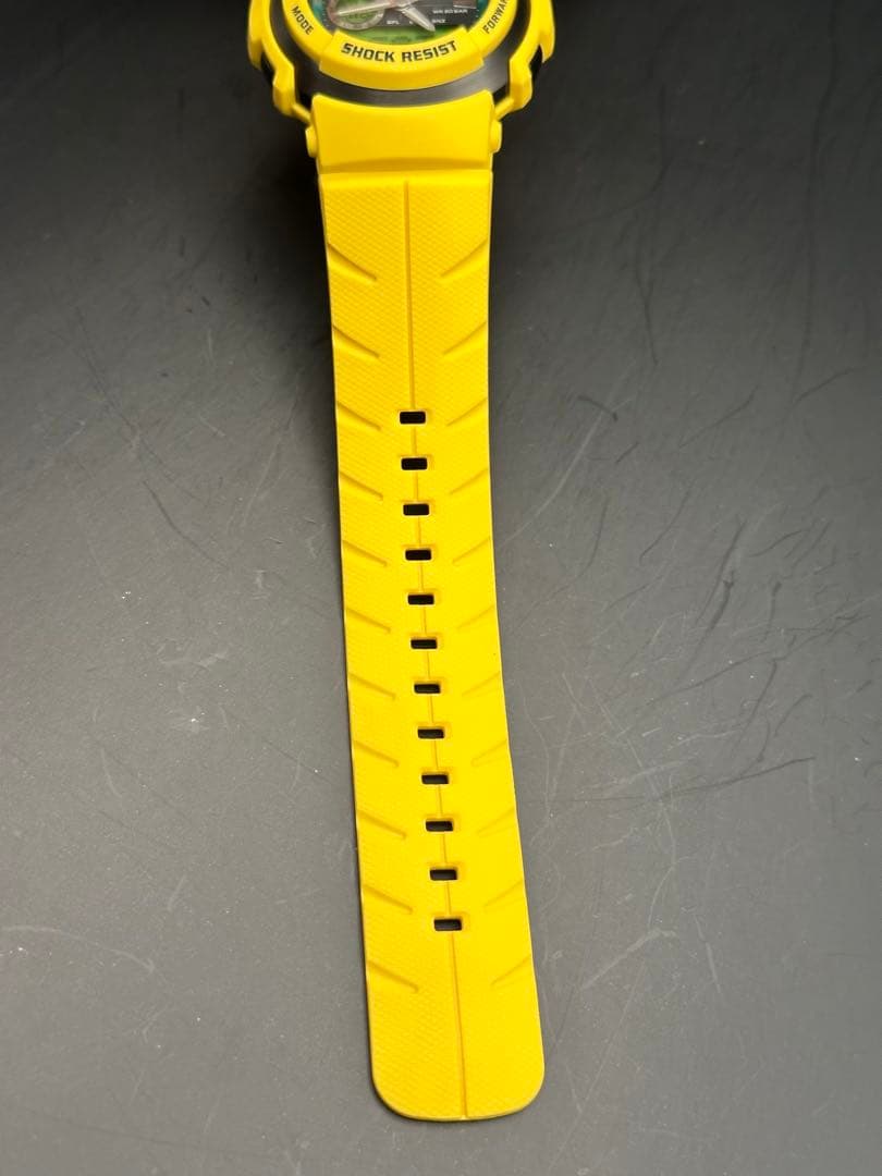 CASIO G-302-9AJF 黄反転液晶 クレイジーイエロー　新品