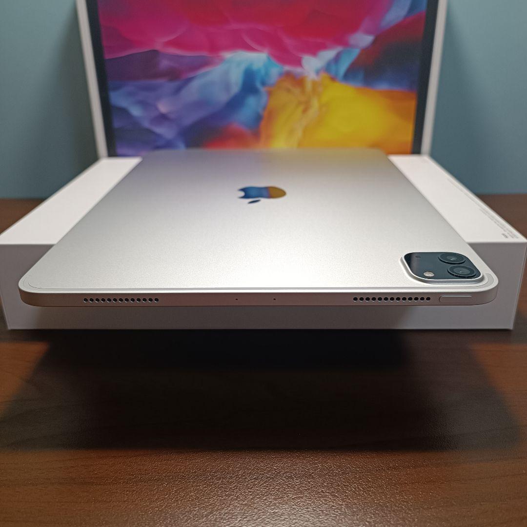 (美品) iPad Pro 11 第2世代 256GB キーボード付き[15]