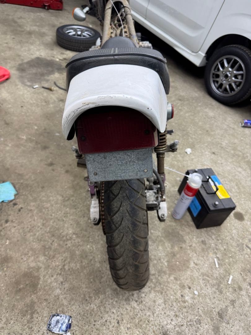 ゼファー400 外装セット！タンク錆薄！テールランプ付き