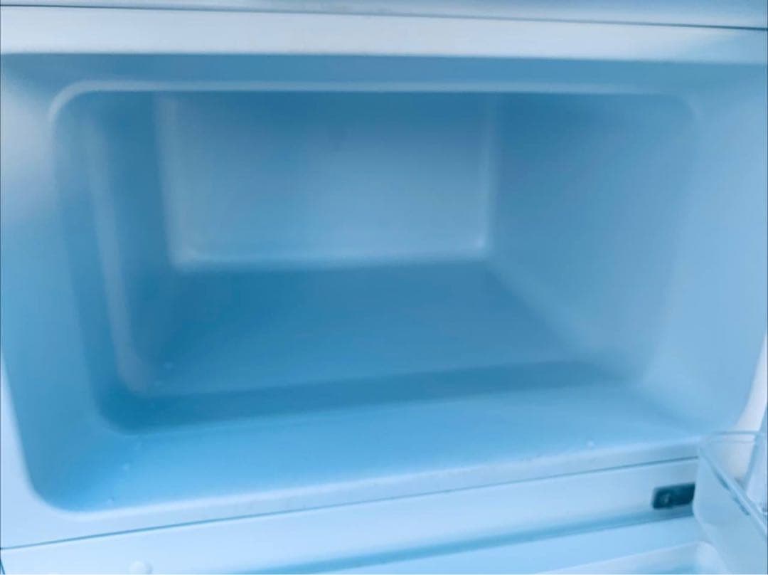 ♻️送料設置無料 ユーイング ノンフロン冷凍冷蔵庫　UR-D90J