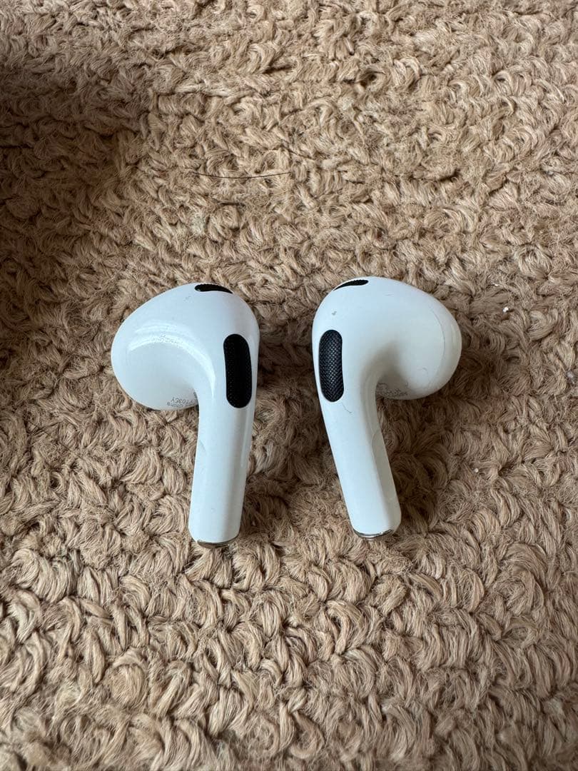 美品　Apple AirPods 第3世代