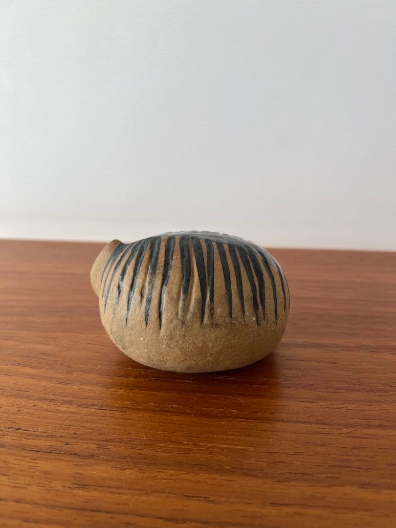 リサラーソン　小さな動物園　丸まった猫