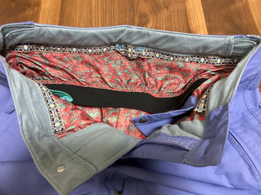 ☆BURTON☆ バートン　ウェア上下　ニット帽　手袋　5点セット　レディース