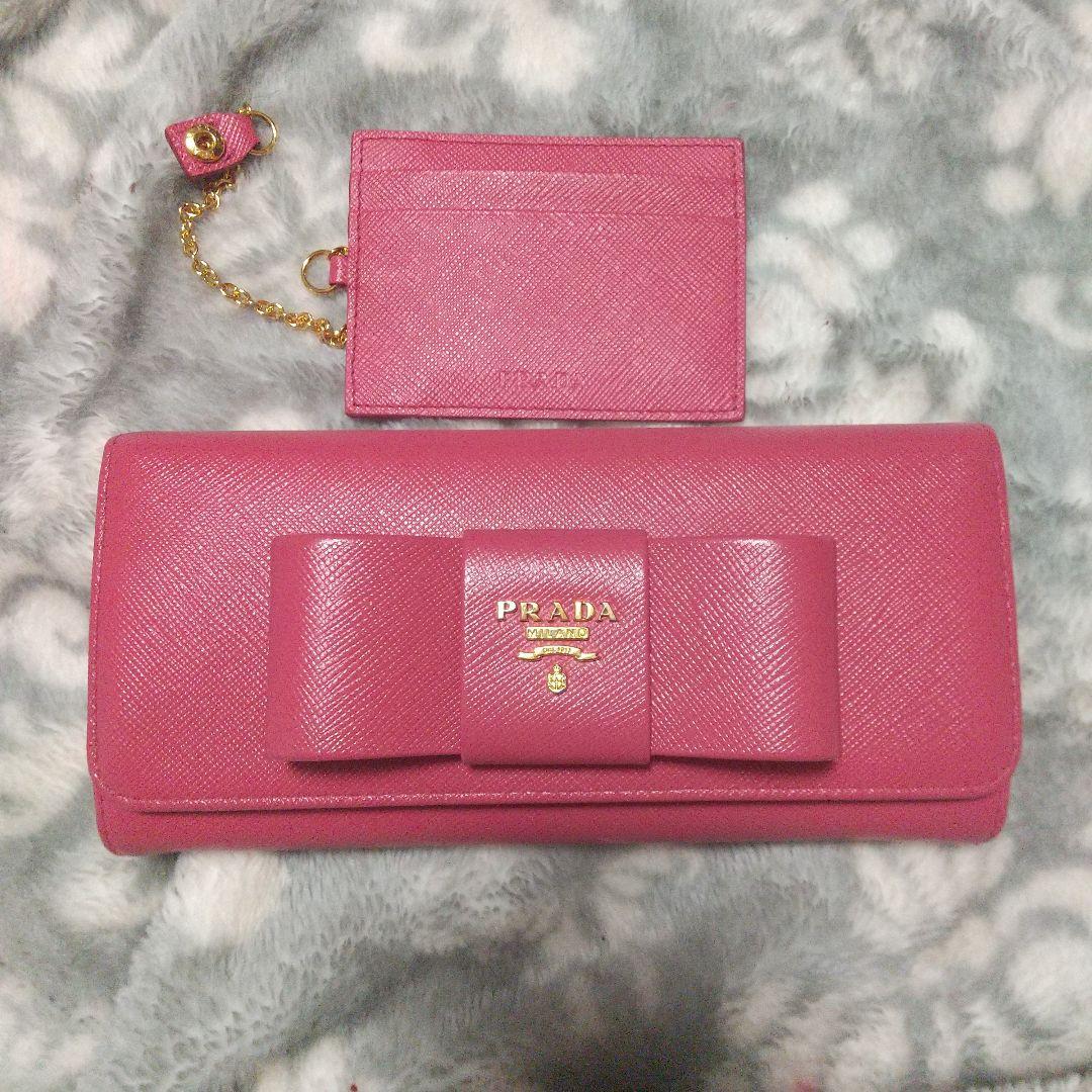 PRADAサフィアーノ レザーリボン付き 長財布 レッド系
