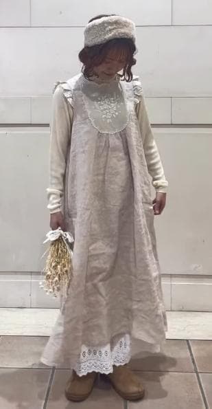 ★ゆうな 横浜 ツハル ローズ柄刺繍ノースリーブワンピース