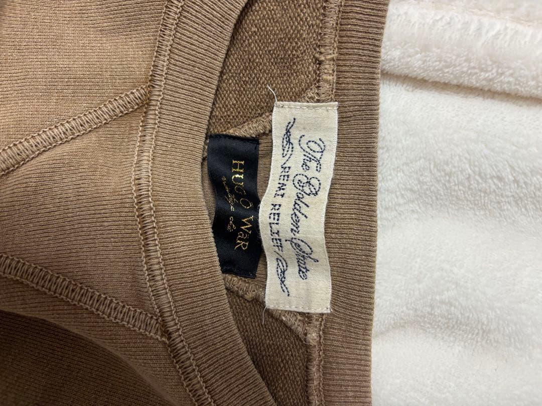 ハグオーワー＆レミレリーフスウェット