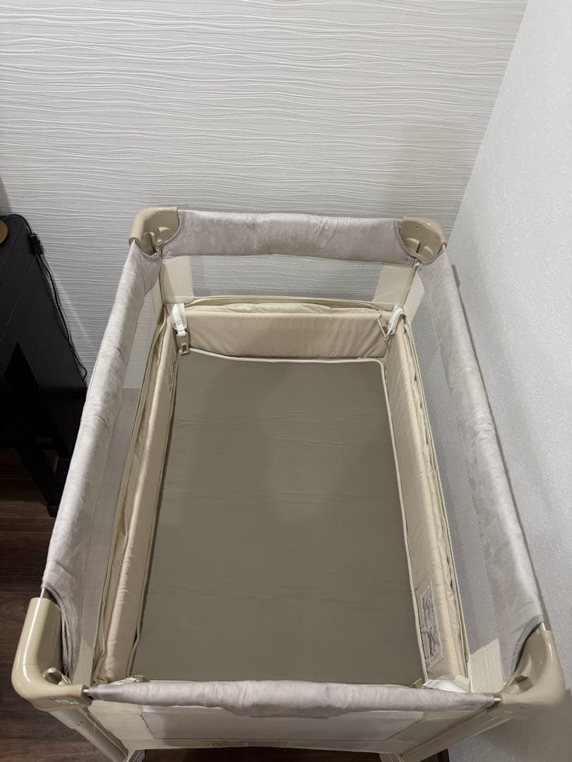 アップリカ　ココネルエアー プラスAB ホワイトベージュ　美品