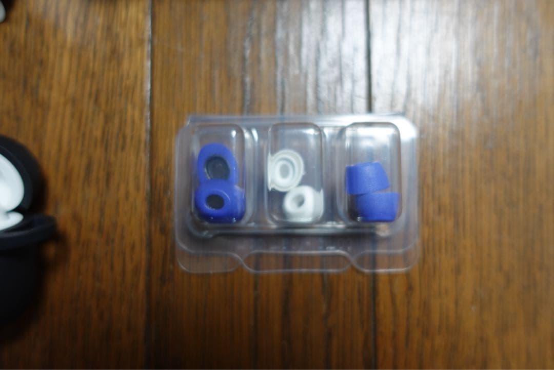 Apple AirPods Pro 第2世代 Lightning ＋Comply