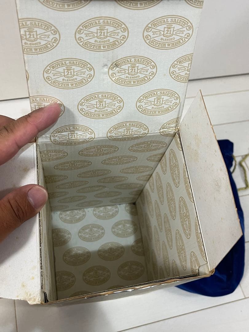 Nikka The Blend of Nikka & ローヤル　サルートのセット