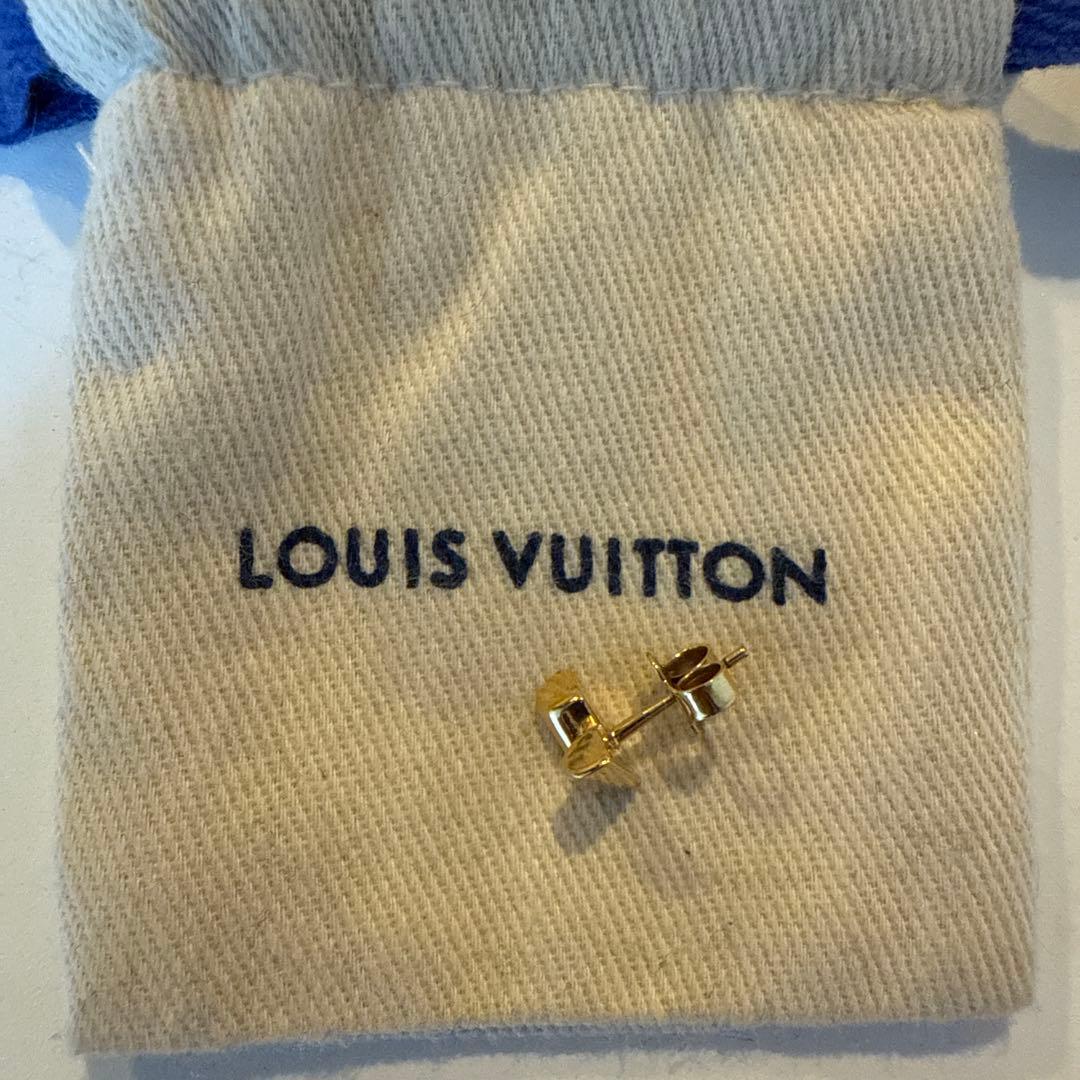 LOUIS VUITTON ピアス　エセンシャルV