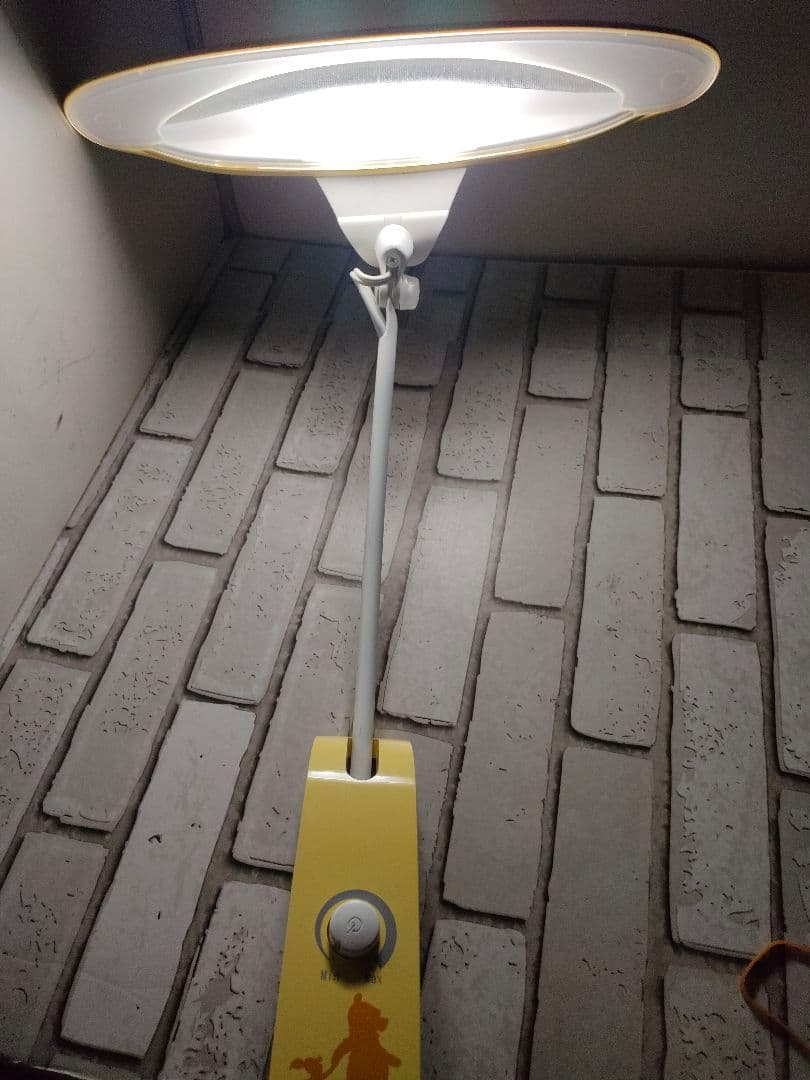 ぴかりんさん用カリモク家具 スタンドライト ディズニーモデル〈くまのプーさん〉