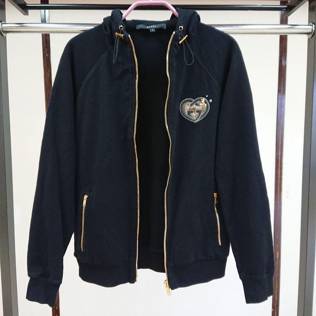 パーカーなんですけど