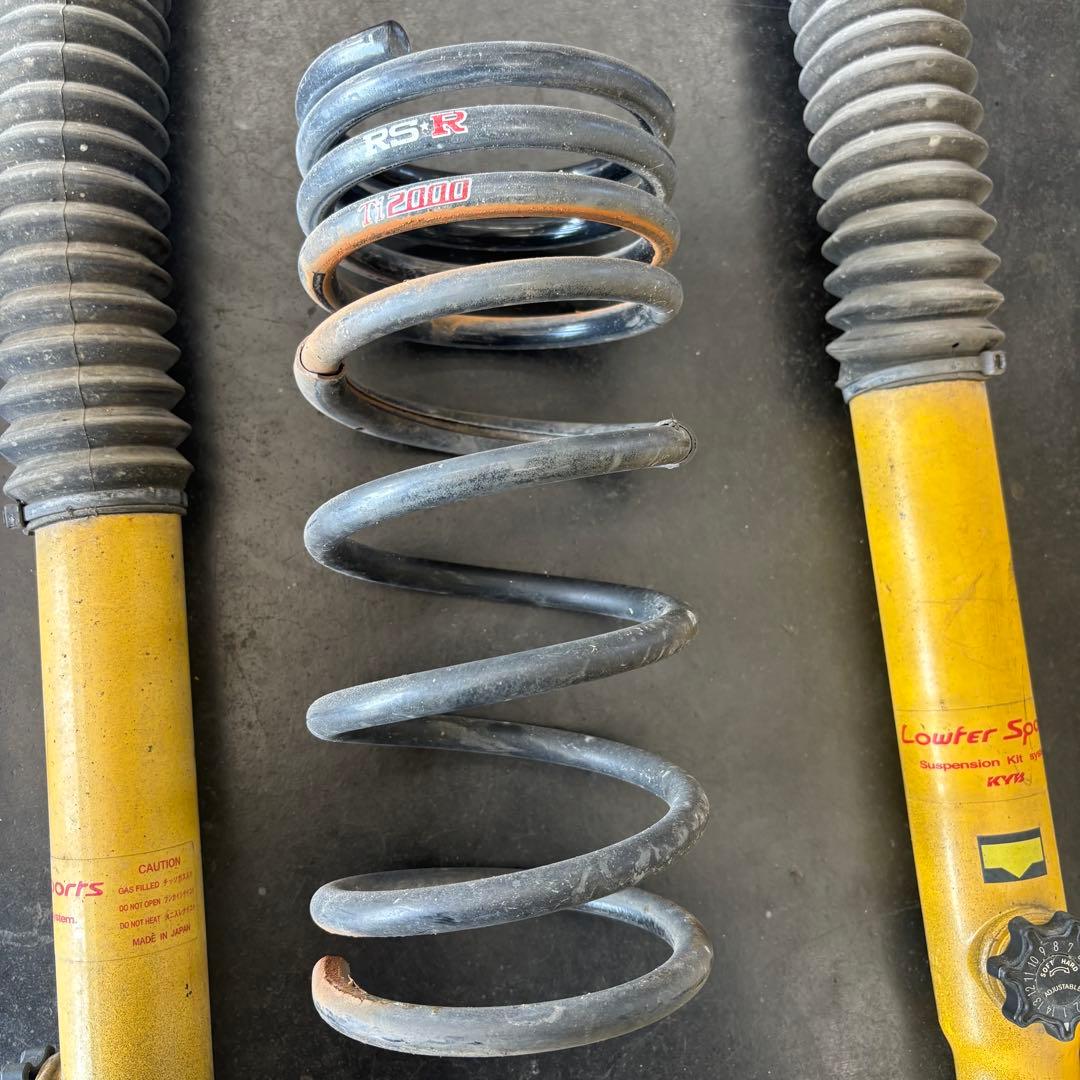 KYBカヤバ.ショックアブソーバー。RSR.Ti2000 ルーミー　タンク