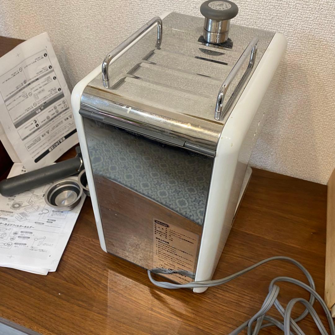 デロンギ　エスプレッソメーカー　kMix ES020J ホワイト