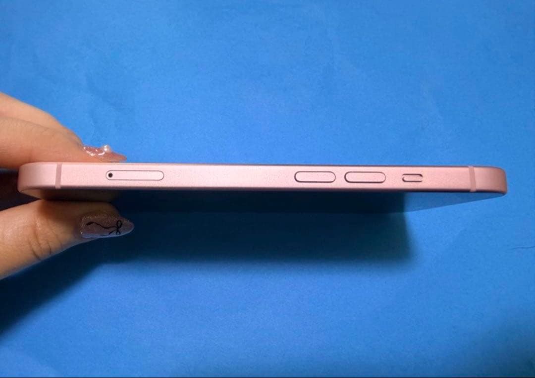 あらん★【傷なし/超美品】iPhone15 ピンク SIMフリー/箱付