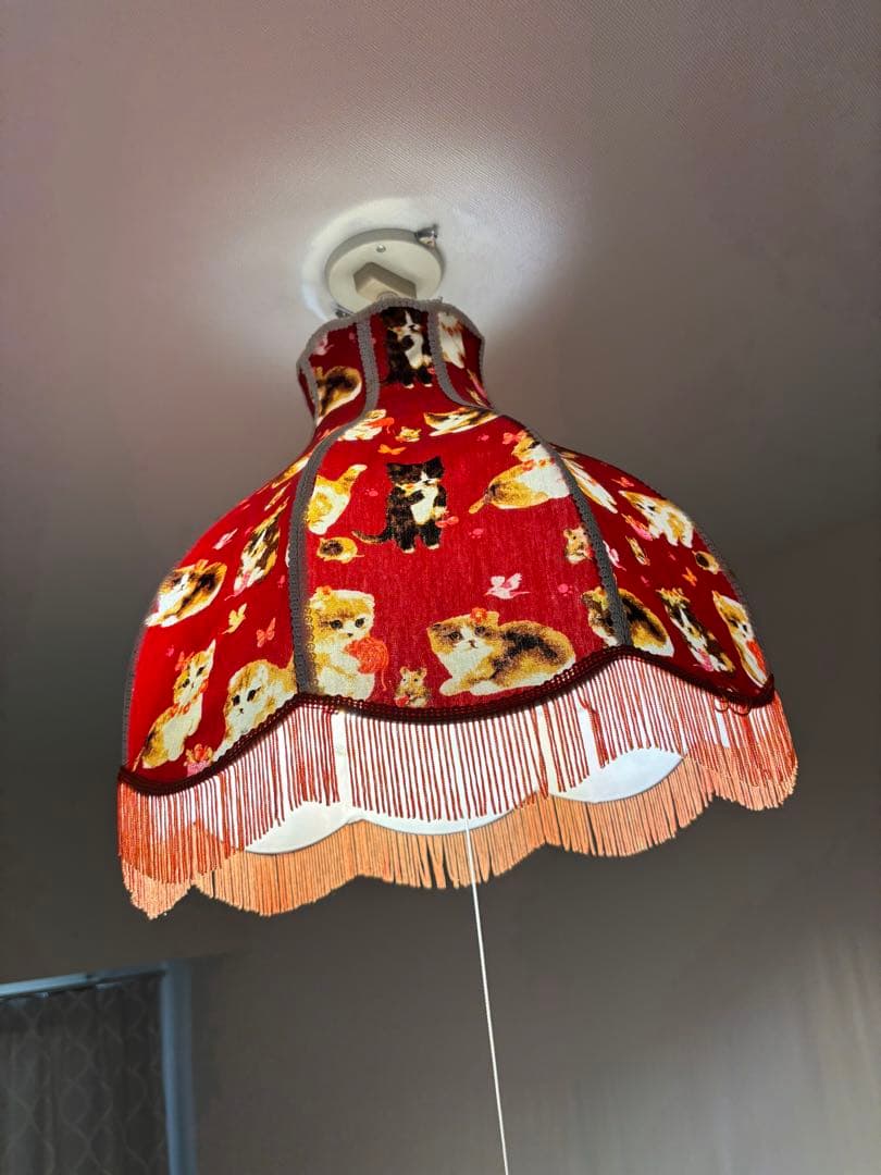 猫柄 赤いランプシェード 引掛けシーリング用