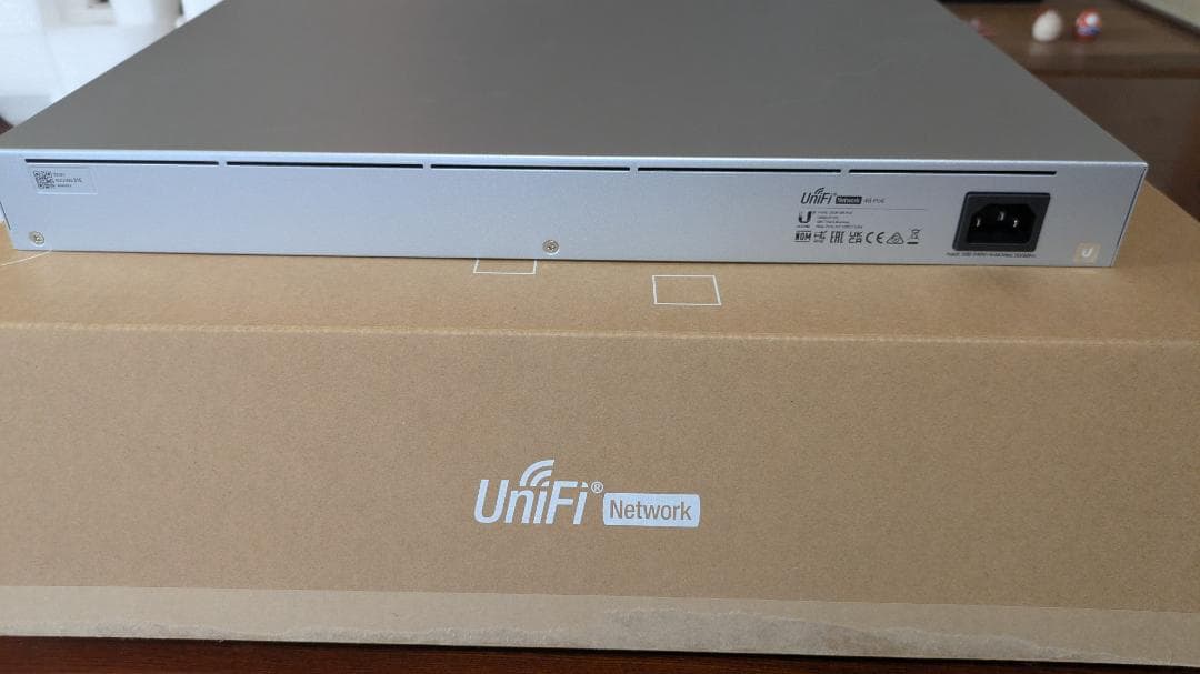 ルーター・ネットワーク機器 UNIFI switch 48 ports USW-48-PoE (195W)