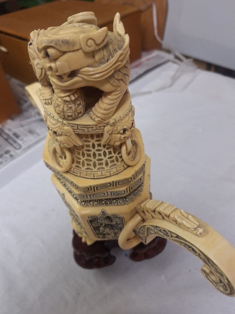 中国工芸香炉　獅子の彫刻 　石製床飾