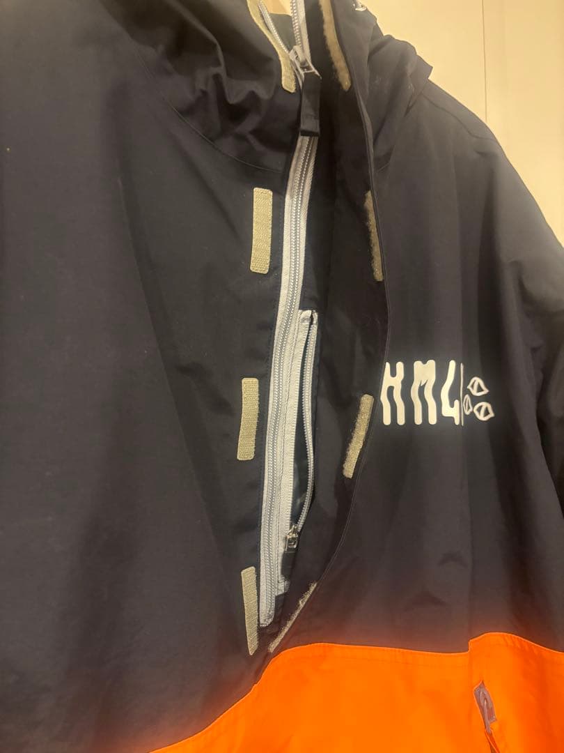 KM4K フード付きスノーボードウェア Mサイズ 黒 オレンジ