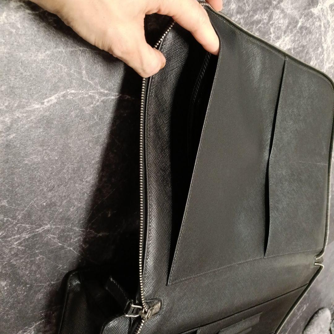 美品PRADAプラダ　サフィアーノ三角ロゴレザー　ビジネスバッグ書類鞄ブリーフ