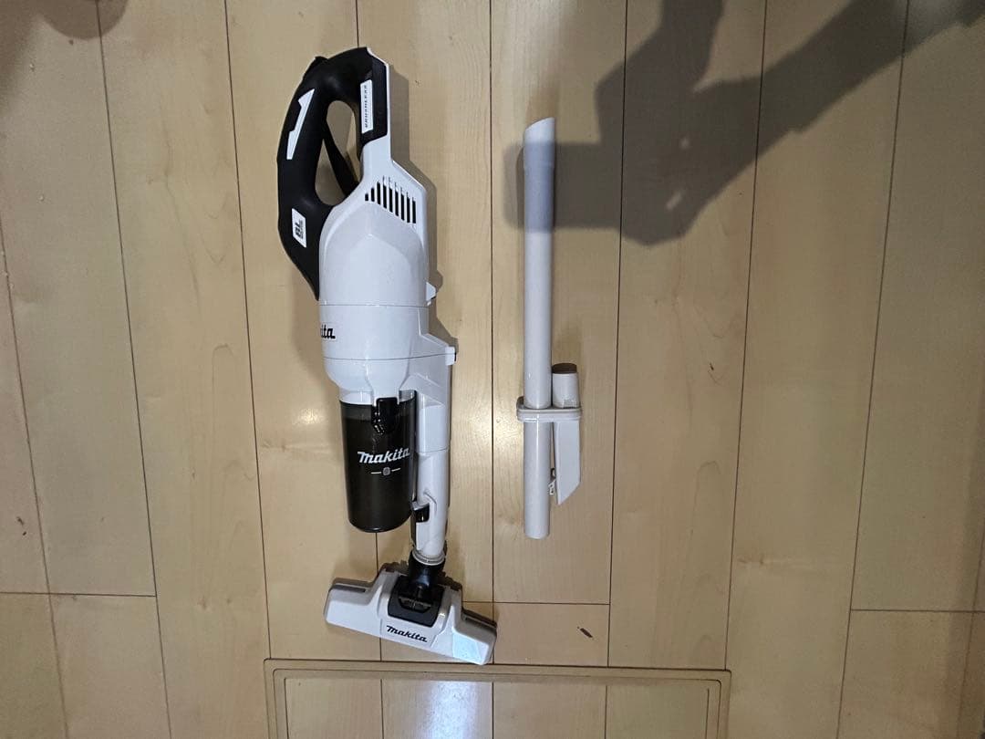 マキタ充電式クリーナ（白） 18V 本体のみCL286FDZW