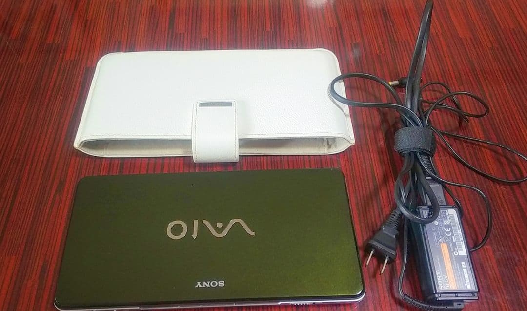 SONY VAIO type P VGN-P70H　ダークグリーン