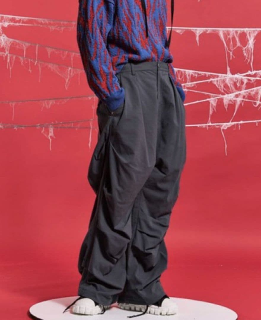 メゾンスペシャル ワイドランダムタックパラシュートパンツ