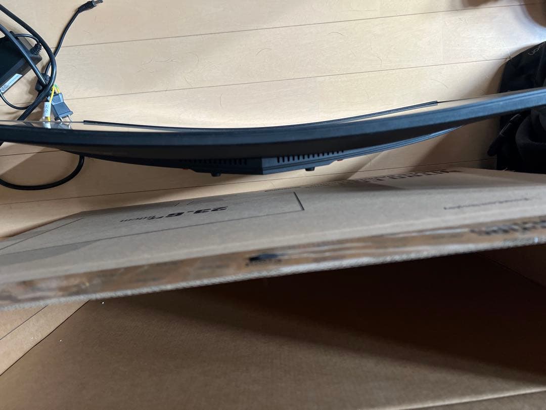 Acer Nitro E0 23.6インチ 湾曲ディスプレイ