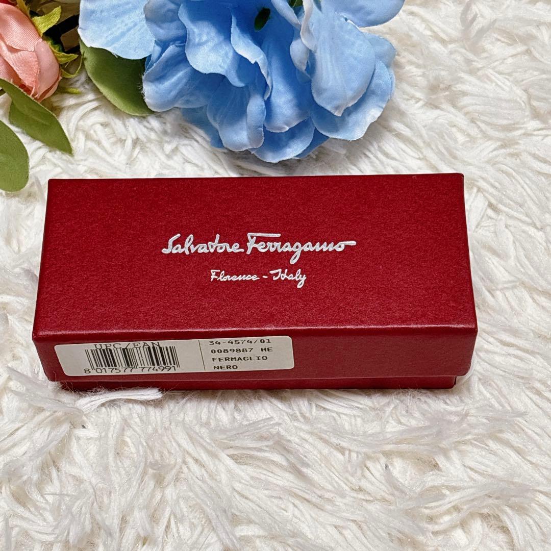 Salvatore Ferragamo フェラガモ　ブラック×ゴールド　バレッタ