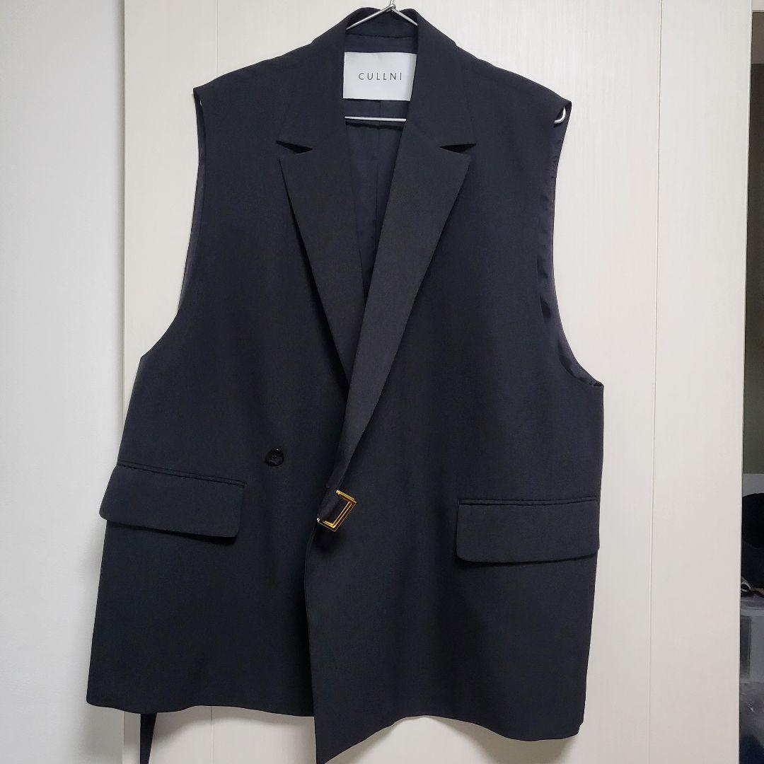 美品 クルニ 23SS タイロッケンノースリーブジャケット　黒1