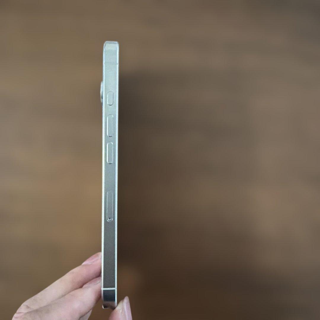 美品！　Apple iPhone 16Pro ホワイト 本体　256GB