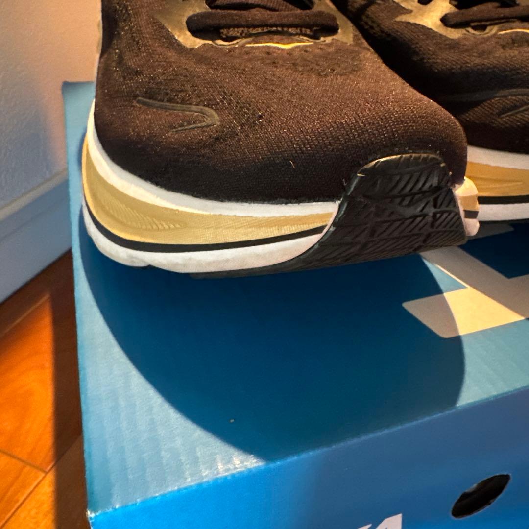 HOKA スニーカー クリプトン10ブラック/ゴールド　サイズ27.5
