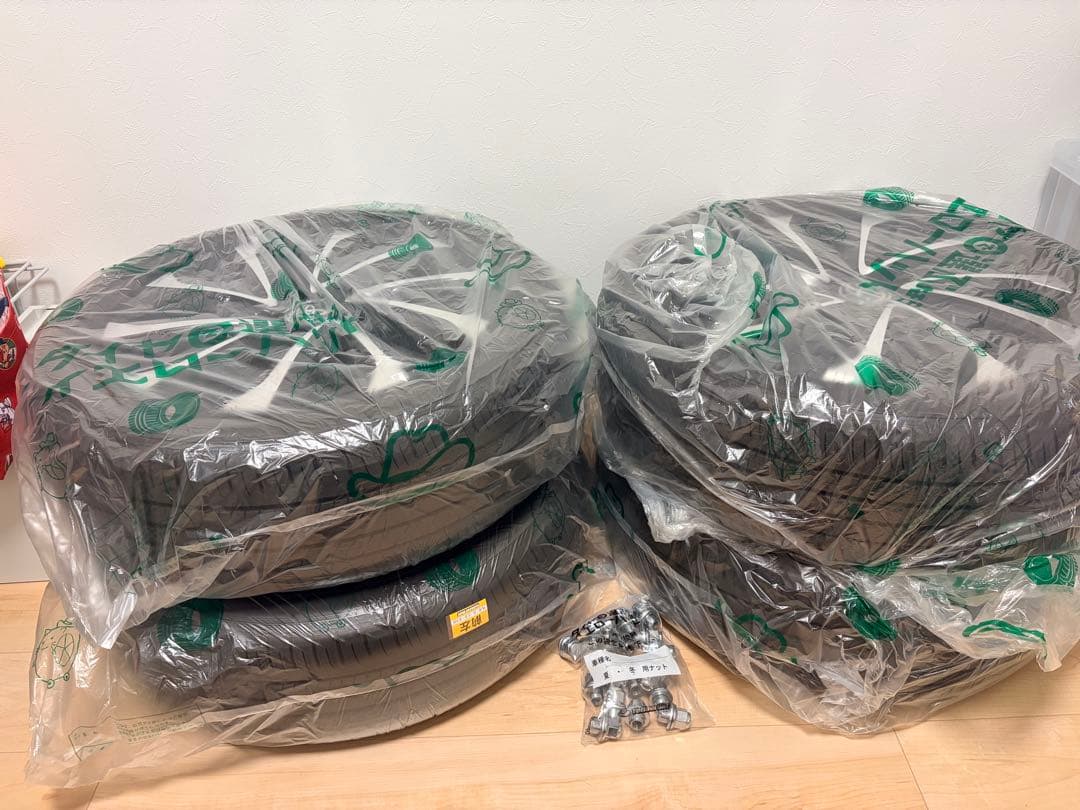 【25年製】送料込トヨタ90系　ノア　ヴォクシー　4本　ナット付