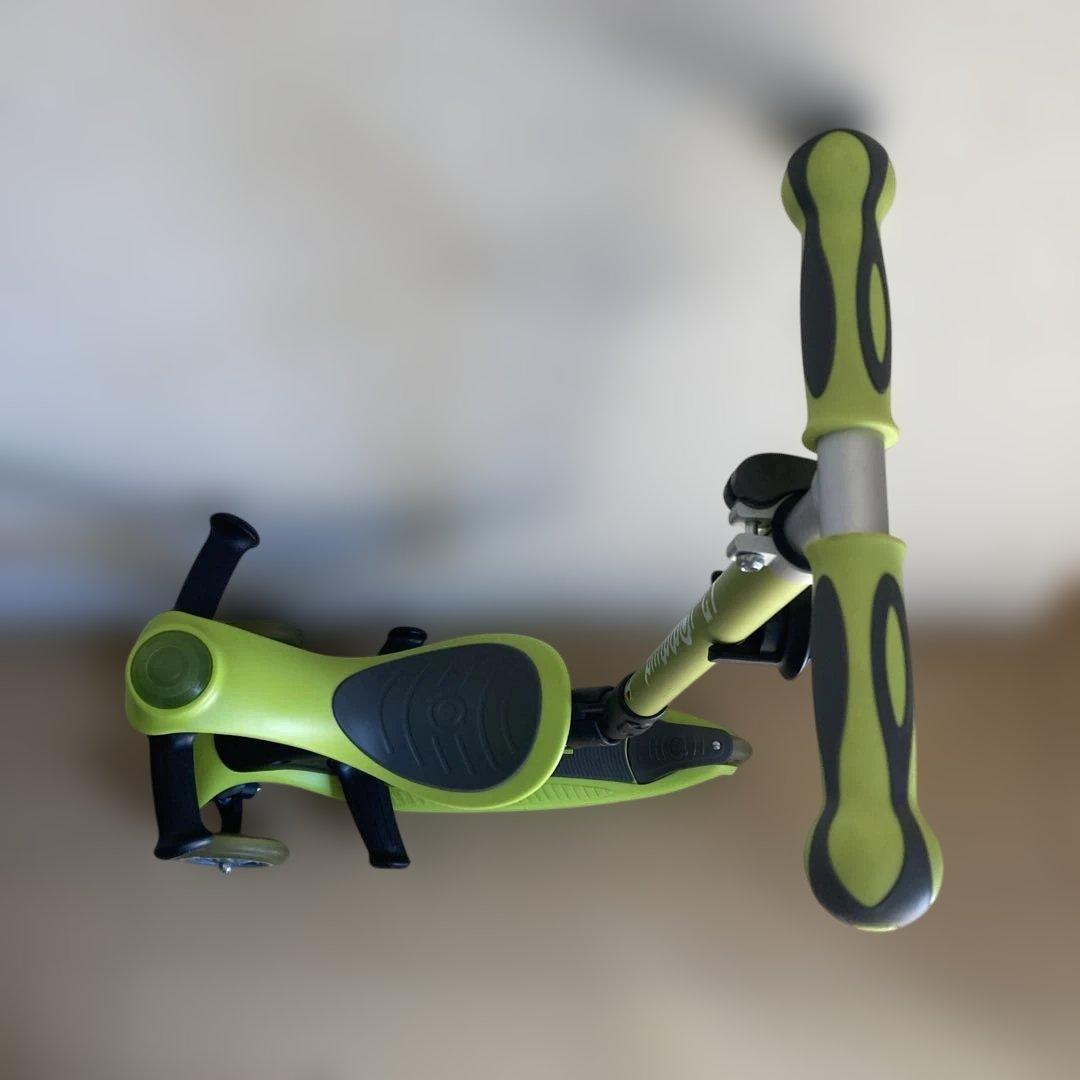 GLOBBER 調整可能な三輪車 イエローグリーン