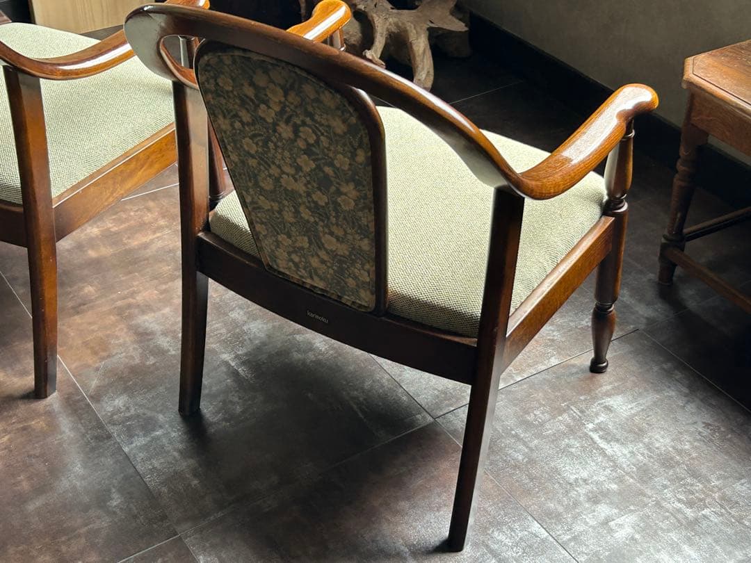 リメイク品　尾州生地　ホワイト座面　カリモク　コロニアル　アームソファ　Yn