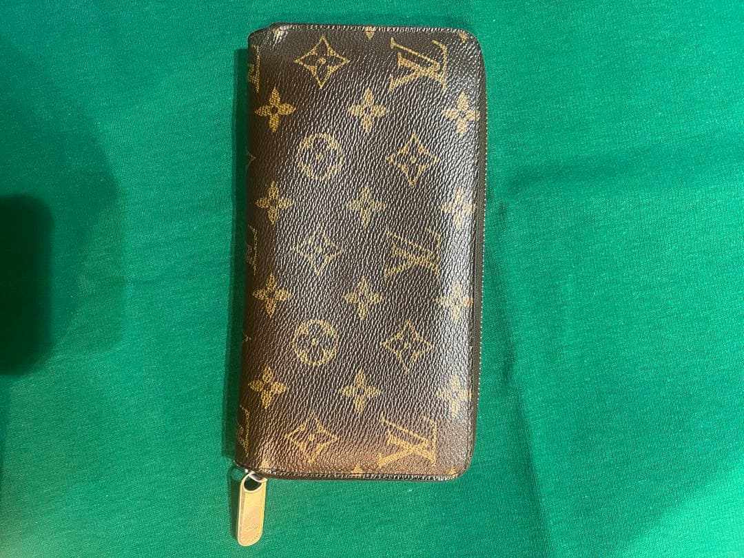 早い物勝ち！　 Louis Vuitton モノグラム ジッピーウォレット