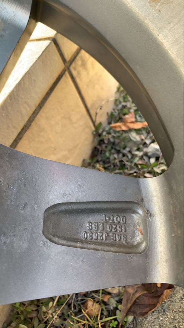 【値段交渉可】【2022年】momo HYPERSTAR EVO タイヤセット