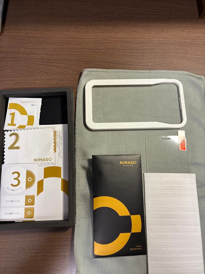 【sin】iPhone SE (第3世代) スターライト 128GB