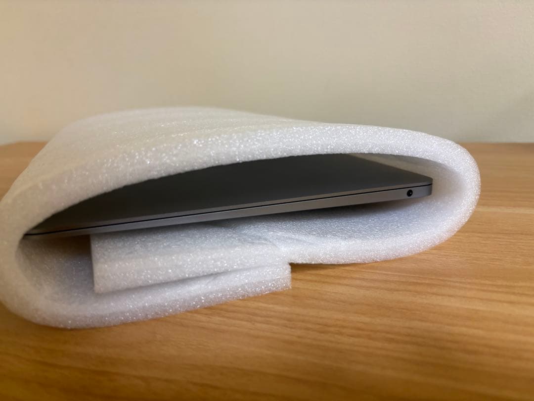 MacBook Air2019 【充放電31回】