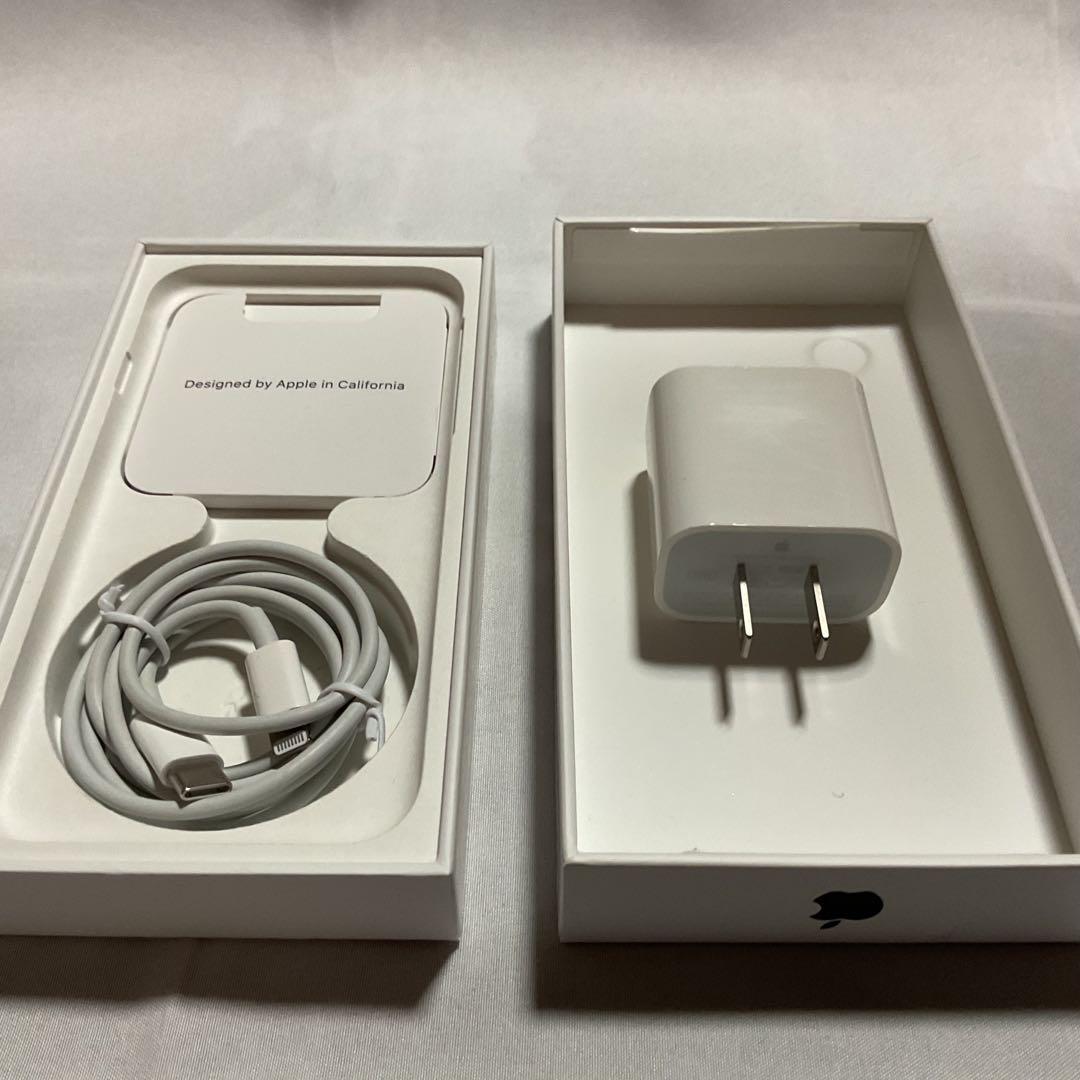 iPhoneSE 3世代 64G スターライト BT96%