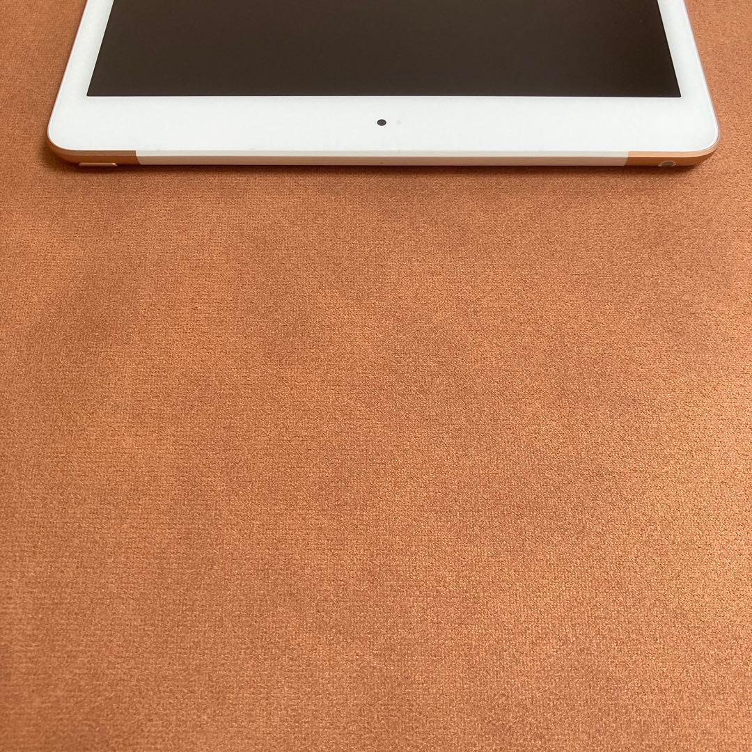 18【早い者勝ち】美品☆電池新品☆iPad7 第7世代 32GB SIMフリー☆