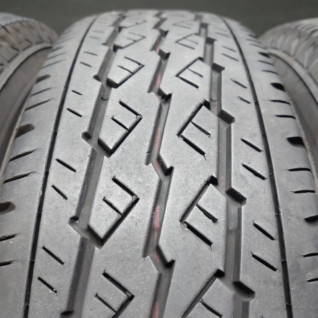 トヨタ純正 195/80Ｒ15 107/105L LT 200系 ハイエース 夏